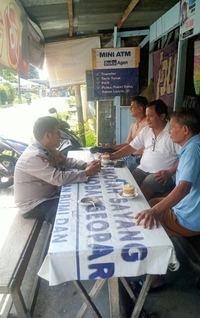 Bhabinkamtibmas Polsek Siantar Marihat Sambang Antisipasi Curanmor di Jalan Pisang.