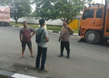Bhabinkamtibmas Polsek Siantar Martoba Sambang di Gudang Bulog Cabang Pematangsiantar.