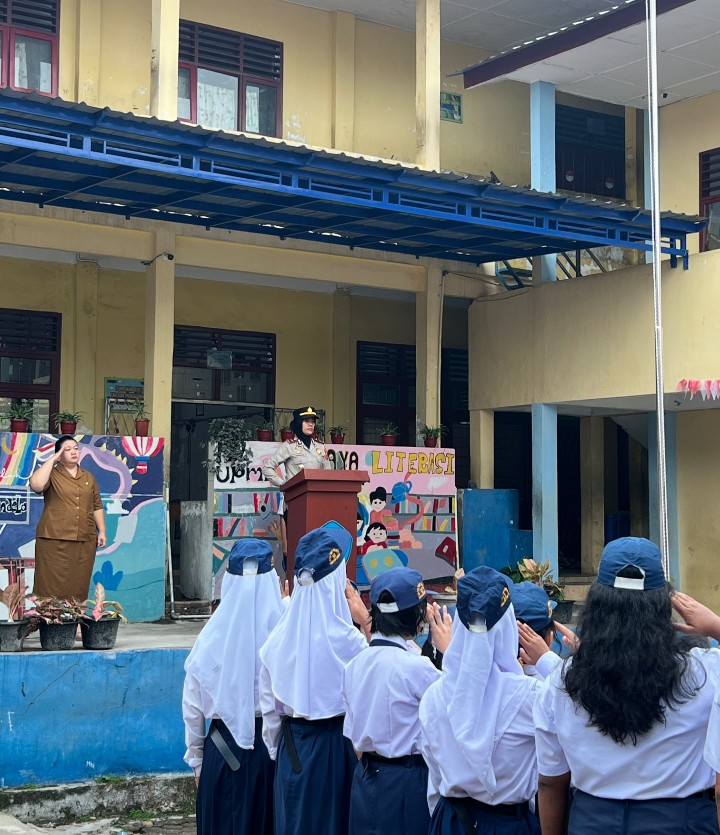 Kapolsek Siantar Selatan Ajak Siswa SMP Negeri 12 Pematangsiantar Tingkatkan Disiplin & Jauhi Kenakalan Remaja.