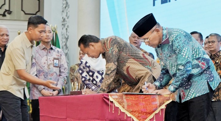 Bupati Simalungun Tandatangani Komitmen Perbaikan Tata Kelola Pemerintahan & Pencegahan Korupsi : Penguatan Integritas Secara Menyeluruh.