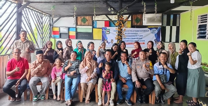Bhabinkamtibmas Polsek Siantar Selatan Hadiri Penutupan Pelatihan Tata Boga Pokmas Diatei Tupa Kelurahan Simalungun.