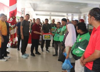 Wali Kota Pematangsiantar Wesly Silalahi, SH, MKn Hadiri Bakti Sosial Kesehatan Menyambut HUT Ke - 81 TNI di Wilayah Kodim 0207/Simalungun.