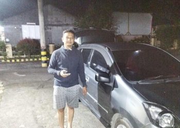 Sigap Layanan 110, Polsek Pematang Silimakuta Bantu Warga Amankan Mobil Mogok di Tengah Malam.