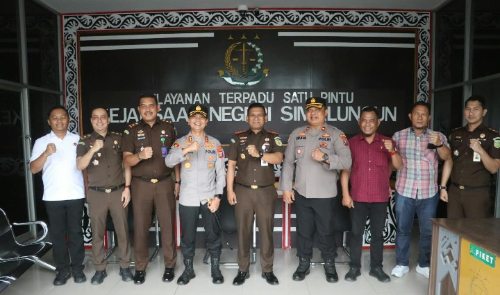 Perkuat Sinergitas Penegakan Hukum, Kapolres Simalungun Silaturahmi Ke Kejaksaan Negeri Simalungun.