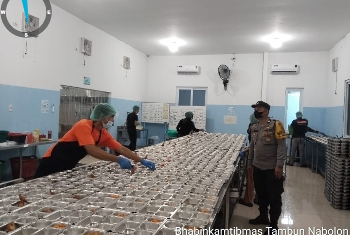Bhabinkamtibmas Polsek Siantar Martoba Montoring Pendistribusian MBG di dapur SPPG Martoba.