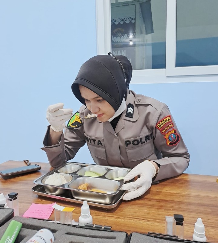 Dokkes Polres Pematangsiantar Laksanakan Safety Food Pastikan Distribusi MBG di SPPG YKB Aman.