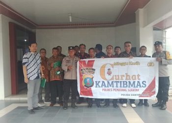 Bhabinkamtibmas Polsek Siantar Barat Minggu Kasih Curhat Kamtibmas di Gereja GKPI Jalan Simbolon.