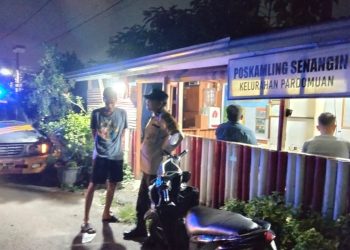 Bhabinkamtibmas Polsek Siantar Timur SALING di Pos Kamling Jalan Senangin.