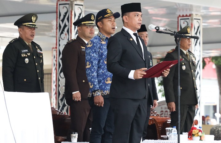 Peringatan Hari Kesaktian Pancasila Bertindak Sebagai Inspektur upacara Sekda Junaedi Antonius Sitanggang, SSTP, MSi & Komandan Upacara Kabag Kesra Setdako Rilan Syakban Pohan, SSTP, MSi.