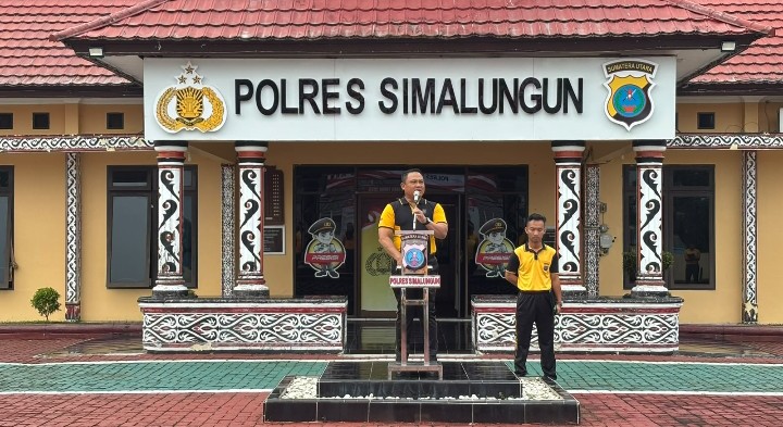 Wakapolres Simalungun Tegaskan Dukungan Penuh Terhadap Kebijakan Baru Kapolri Dalam Apel Pagi Personel.