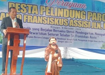 Wakil Ketua DPRD Kota Pematangsiantar Ir. Daud Simanjuntak, MM Meyampaikan Kata Sambutan di Pesta Pelindung Paroki Santo Fransiskus Assisi.