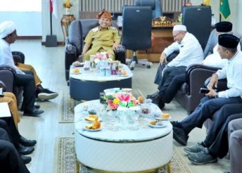 Bupati Simalungun Terima Kunjungan Silaturahmi Pengurus MUI, Bahas Hari Santri & Pengukuhan MUI.