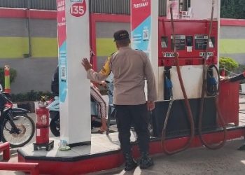Polsek Siantar Selatan Monitoring Pengisian BBM di SPBU Wilkumnya.