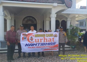 Polsek Siantar Marihat Minggu Masih Curhat Kamtibmas di Gereja HKI Jaln Melanthon Siregar.