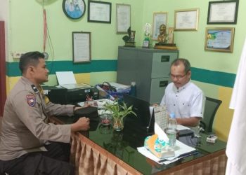Bhabinkamtibmas Polsek Siantar Barat Sosialisasi SPMB Sekolah Taruna Bhayangkara di SMP Taman Asuhan.