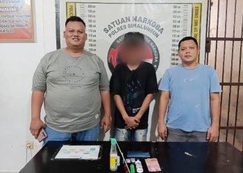 Komitmen Berantas Narkoba, Polsek Bandar Huluan Gerebek Bekas Kedai di Wonorejo, Pengedar Sabu Ditetapkan Tersangka.