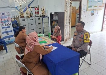 Bhabinkamtibmas Polsek Siantar Utara Sambang Kamtibmas di Kantor Kelurahan Martoba.