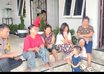 Bhabinkamtibmas Polsek Siantar Martoba Bantu Mendatakan Parlinsos Warga Jalan Tangki.