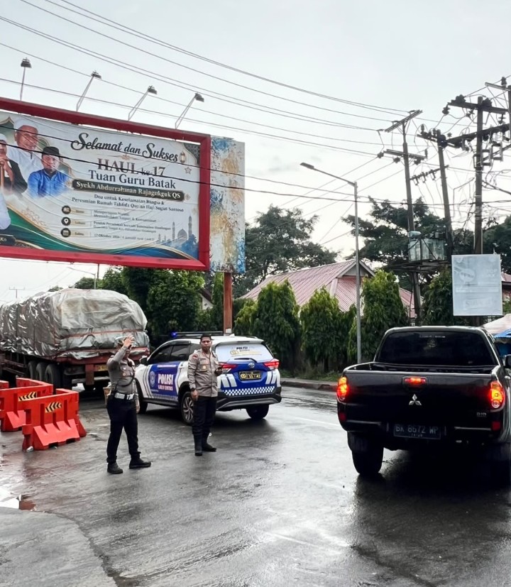 Kapolres Pematangsiantar Melaksanakan Pengaturan Lalu Lintas.