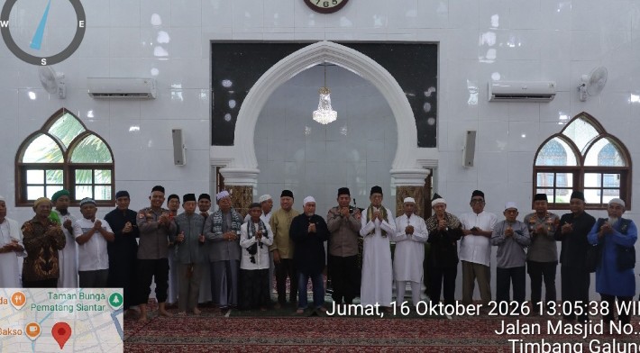 Kapolres Pematangsiantar Bersama Jajaran Gelar Sholat Jumat Keliling, Pererat Silaturahmi & Ajak Warga Jaga Kamtibmas.