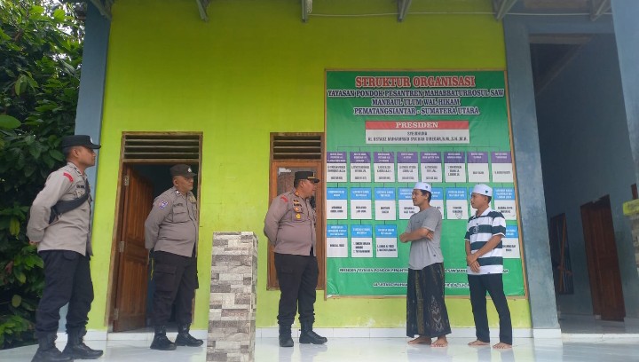 Kapolsek Siantar Marihat Kunjungi Yayasan Pondok Pesantren Mahabbaturosul Saw Manbaul Ulum Walhikam Sidomuliyo.