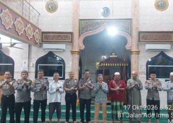 Kapolres Pematangsiantar melaksanakan Subuh Keliling, Pererat Silaturahmi & Ajak Warga Jaga Kamtibmas.