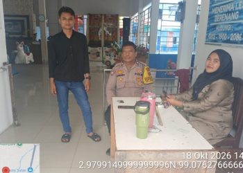 Cegah Kejahatan, Bhabinkamtibmas Polsek Siantar Martoba Sambang di Kolam Renang.