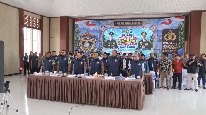 Polres Simalungun Gelar Deklarasi "Polisi Bersama Masyarakat Menolak Narkoba", Libatkan Unsur Pemerintah, Tokoh Agama, Hingga Mahasiswa.