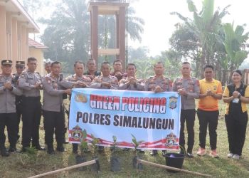 Green Policing, Kapolres Simalungun Pimpin Penanaman 30 Pohon Mangga & Durian, Wujud Nyata Polri Peduli Lingkungan.