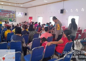 Sampaikan Himbauan Kamtibmas, Bhabinkamtibmas Polsek Siantar Timur Sambangi Gedung Sekolah Minggu.