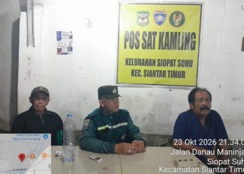 Polsek Siantar Timur Laksanakan SALING di Pos Satkamling Siopat Suhu, Cegah Tindak Pidana & Kejahatan.