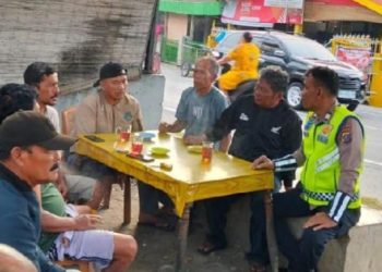 Ngopi Bareng Polantas, Satlantas Polres Simalungun Rangkul Pengemudi Ojek Pangkalan Jadi Pelopor SAHATA LANTAS.