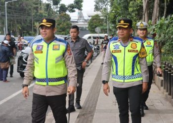 Kapolres Pematangsiantar Turun Langsung Gatur Lalin Pagi di Simpang BRI Jalan Merdeka.