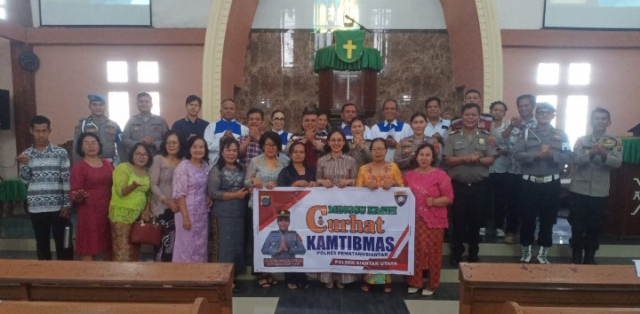Melalui Minggu Kasih, Polres Pematangsiantar Sampaikan Pesan Pesan Kamtibmas di Gereja HKI Martoba.