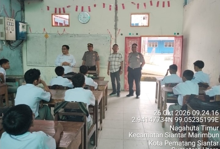 Polsek Siantar Marihat Laksanakan Polidik di SMK GKPI 1 Cegah Bullying.