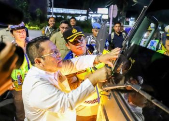 Wali Kota Pematangsiantar Wesly Silalahi, SH, MKn Bersama Kapolres Pematangsiantar AKBP Dhana Noer Kurniawan, SIK, MM Melaksanakan Sosialisasi Operasi Patuh Toba Tahun 2026 di Ring Road, Kelurahan Tong Marimbun, Kecamatan Siantar Marimbun.