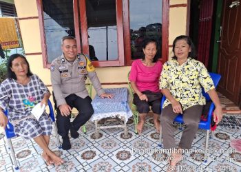Bhabinkamtibmas Polsek Siantar Selatan Sambangi Rumah Pendeta di Jalan Bendungan.