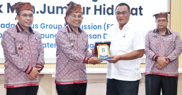 Bupati dan Wakil Bupati Simalungun Sambut Hangat Kunjungan Kerja Menteri Lingkungan Hidup RI.