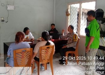Bhabinkamtibmas Polsek Siantar Timur Sambang Kamtibmas di Kantor Kelurahan Asuhan.