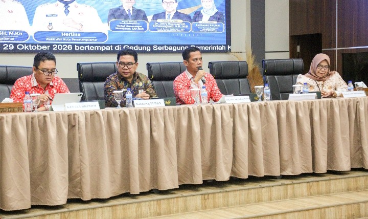 Wali Kota Pematangsiantar Wesly Silalahi, SH, MKn Diwakili Sekda Junaedi Antonius Sitanggang, SSTP, MSi Buka Sosialisasi Implementasi Manajemen Talenta ASN Pasca Ekspose di Lingkungan Pemko Pematangsiantar.