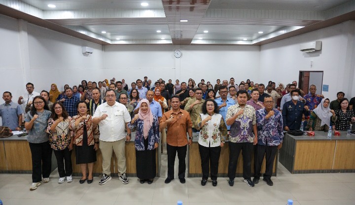 Wali Kota Pematangsiantar Wesly Silalahi, SH, MKn Diwakili Sekda Junaedi Antonius Sitanggang, SSTP, MSi Hadiri Acara Gerakan Nasional Sadar Tertib Arsip (GNSTA) di Lingkungan Pemko Pematangsiantar.