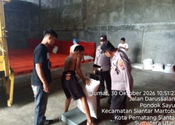 Polsek Siantar Selatan Dampingi Penjualan 1,7 Ton Jagung Petani Binaan Ke Bulog Cabang Pematangsiantar.