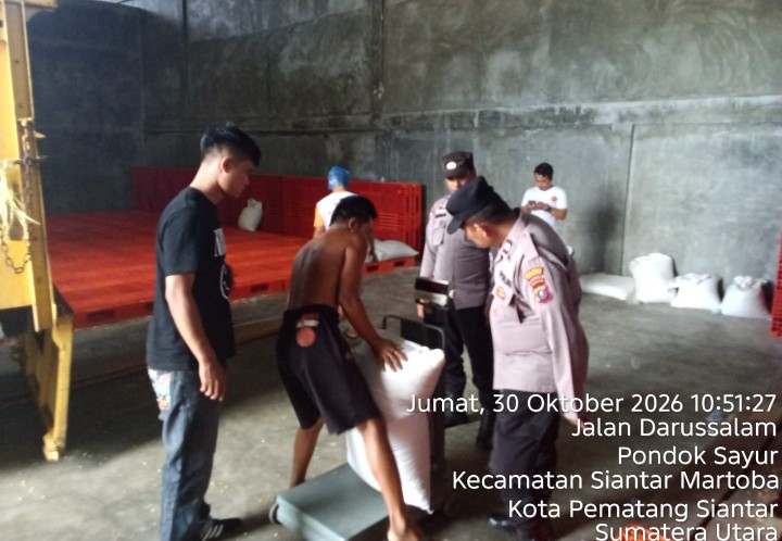Polsek Siantar Selatan Dampingi Penjualan 1,7 Ton Jagung Petani Binaan Ke Bulog Cabang Pematangsiantar.